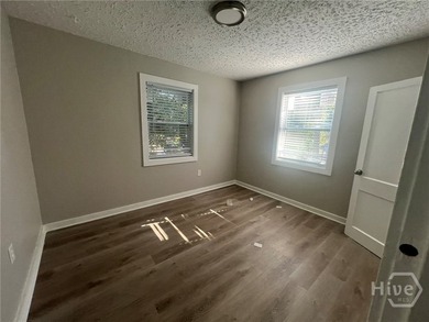Discover this versatile duplex offering two separate units - photo 4