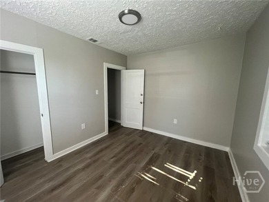 Discover this versatile duplex offering two separate units - photo 5