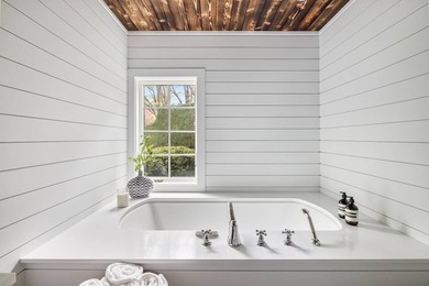 Experience the ultimate of refined living in this beautifully - photo 12