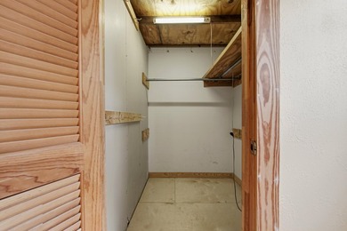 Look no further, here is the fixer upper you have been waiting - photo 20