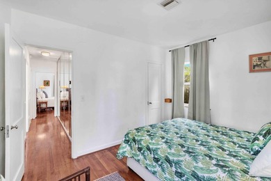 Charming historic CBS home in sought-after Parrot Cove, designed - photo 21