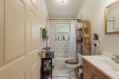 Look no further, here is the fixer upper you have been waiting - photo 26