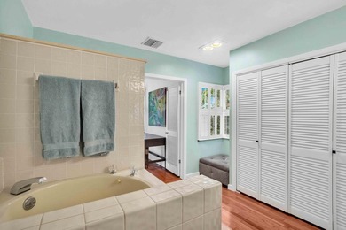 Charming historic CBS home in sought-after Parrot Cove, designed - photo 26