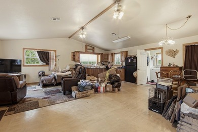 Look no further, here is the fixer upper you have been waiting - photo 30