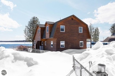 Welcome to your dream retreat, a stunning log-sided house - photo 1