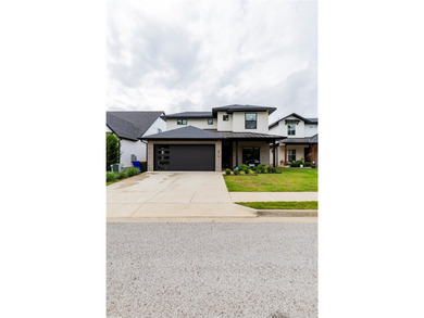 Welcome to this beautifully appointed home in the sought-after - photo 32