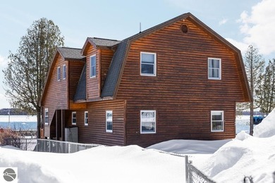 Welcome to your dream retreat, a stunning log-sided house - photo 2