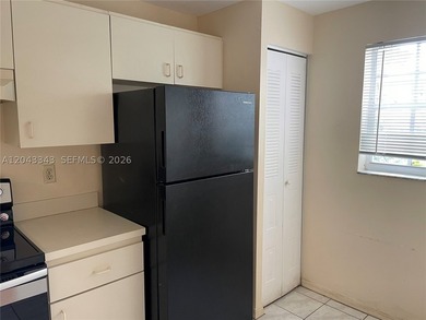 Updated and spacious 2-bedroom, 2-bathroom first-floor unit in - photo 5