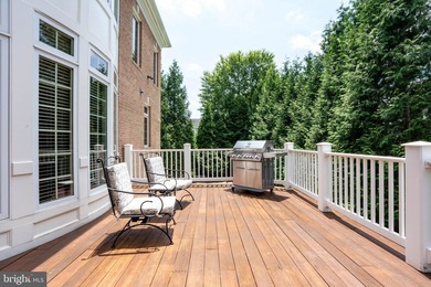 Welcome to an extraordinary residence located in the prestigious - photo 37