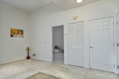 Move-In Ready! Immaculate & Inviting. Don't miss one-of-the-best - photo 9