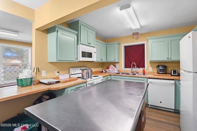 Welcome to this well-maintained approximately 3,000 square foot - photo 10