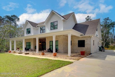 Exceptional newer construction in beautiful Glen Eagle offering - photo 2