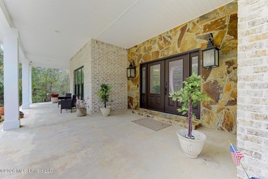 Exceptional newer construction in beautiful Glen Eagle offering - photo 4