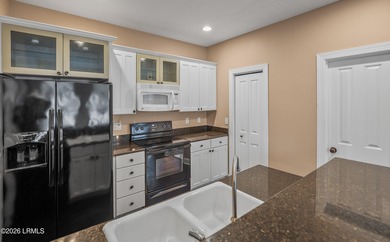 Well-positioned in-town property offering the convenience buyers - photo 17