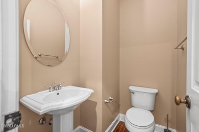 Well-positioned in-town property offering the convenience buyers - photo 19