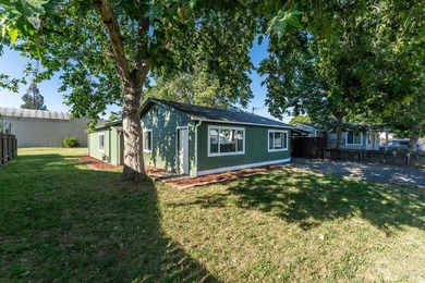 Updated 3 bed, 2 bath home offering approximately 1,400 sq ft on - photo 1