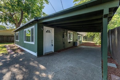 Updated 3 bed, 2 bath home offering approximately 1,400 sq ft on - photo 3