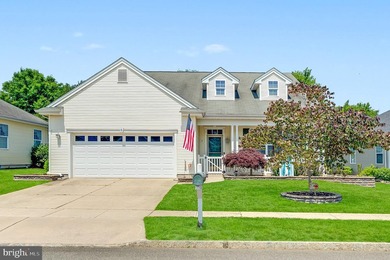 Welcome to this beautifully maintained and upgraded move-in - photo 2