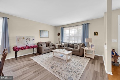 Welcome to this beautifully maintained and upgraded move-in - photo 3