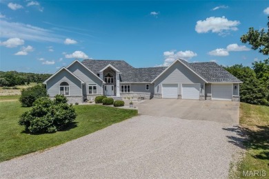 Lake Home For Sale in Lebanon, Missouri