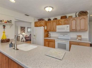 Welcome to this lovely home in desirable Venice Gardens, (Just - photo 9