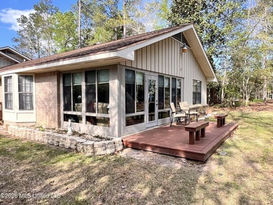 Prime Golf Course Living in Diamondhead | Wake up to sweeping - photo 8