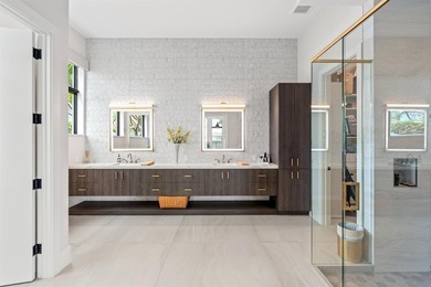 Chic, Modern Residence artfully crafted by award-winning - photo 20