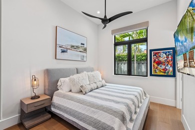 Chic, Modern Residence artfully crafted by award-winning - photo 25
