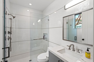 Chic, Modern Residence artfully crafted by award-winning - photo 26