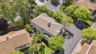 Now offered at an exceptional price! Ground floor bedroom and - photo 2