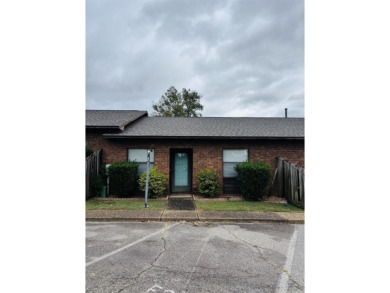 Discover low-maintenance living, maintained 2 bedroom