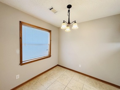 Discover low-maintenance living, maintained 2 bedroom