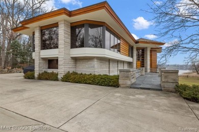 Walnut Lake Home For Sale in West Bloomfield Michigan