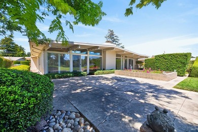 A rare architectural offering on the Santa Rosa Country Club - photo 4
