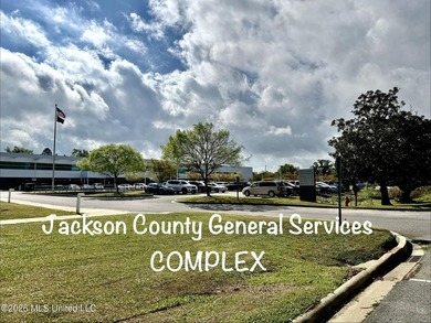 Ideal location to build in the DOWNTOWN Business District in - photo 6