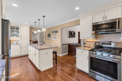 Five-Bedroom Colonial in Sought-After Twin Oaks. This charming - photo 12