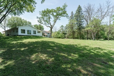 This is the one!! Beautifully updated ranch home on a quiet road - photo 13