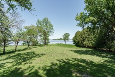This is the one!! Beautifully updated ranch home on a quiet road - photo 14
