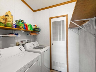 This well-maintained 3 bedroom, 2 bathroom manufactured home - photo 14