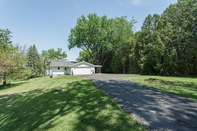 This is the one!! Beautifully updated ranch home on a quiet road - photo 15