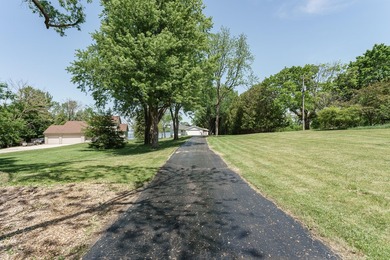 This is the one!! Beautifully updated ranch home on a quiet road - photo 16