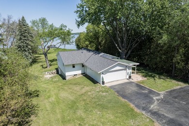 This is the one!! Beautifully updated ranch home on a quiet road - photo 19