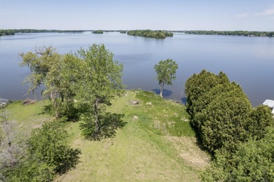 This is the one!! Beautifully updated ranch home on a quiet road - photo 22