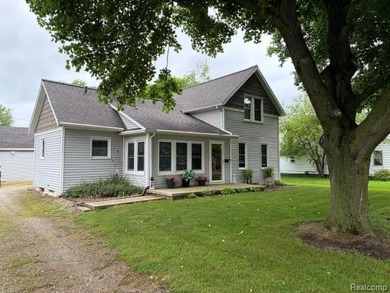 3 Bedroom, 1 bath with 1 car detached garage and additional 30 X - photo 2