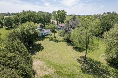 This is the one!! Beautifully updated ranch home on a quiet road - photo 24