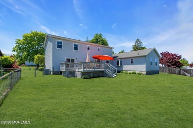 Five-Bedroom Colonial in Sought-After Twin Oaks. This charming - photo 36