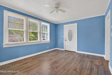 ***MOVE-IN READY HOME PERFECT FOR INVESTORS*** 3 bedroom/1 - photo 7