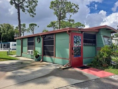 Newly Renovated. Super Cute . Great Location. Close to - photo 7