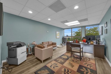 Nice corner office - photo 11