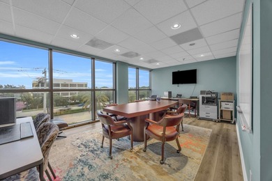 Nice corner office - photo 19